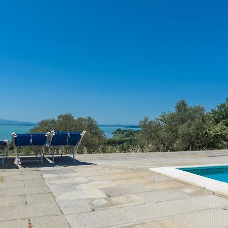 Poloturisticoumbria Rustico Con Piscina Vista Lago Passignano sul Trasimeno Bagian luar foto