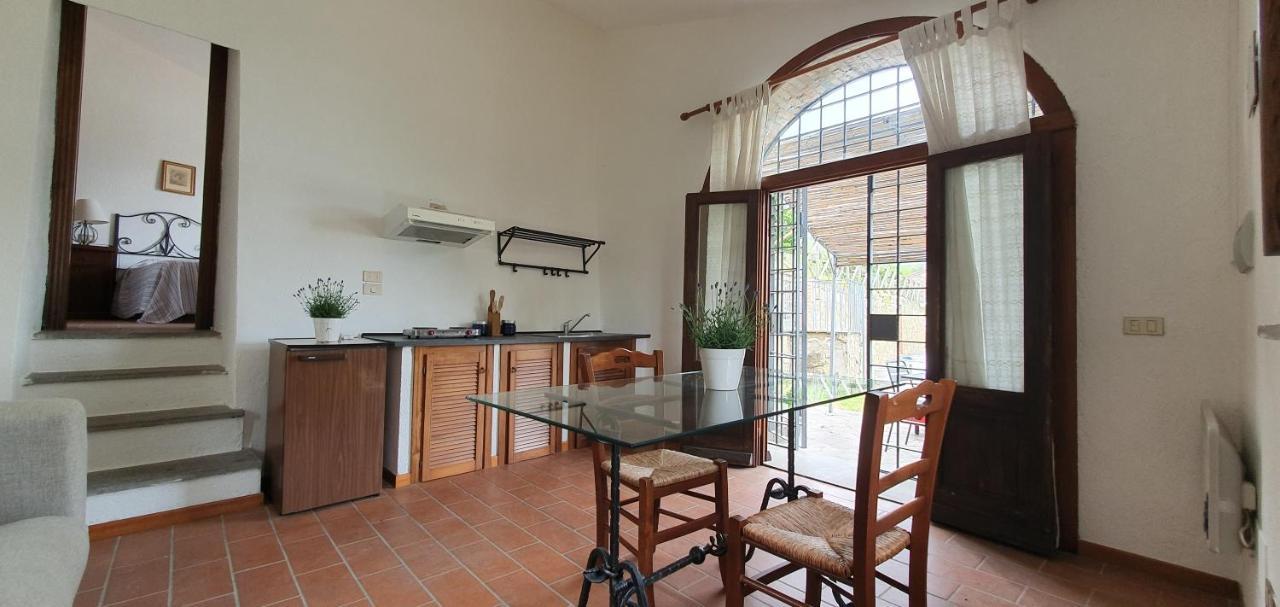 Poloturisticoumbria Rustico Con Piscina Vista Lago Passignano sul Trasimeno Bagian luar foto