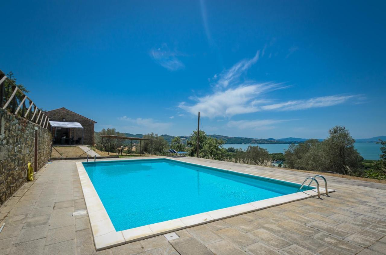Poloturisticoumbria Rustico Con Piscina Vista Lago Passignano sul Trasimeno Bagian luar foto